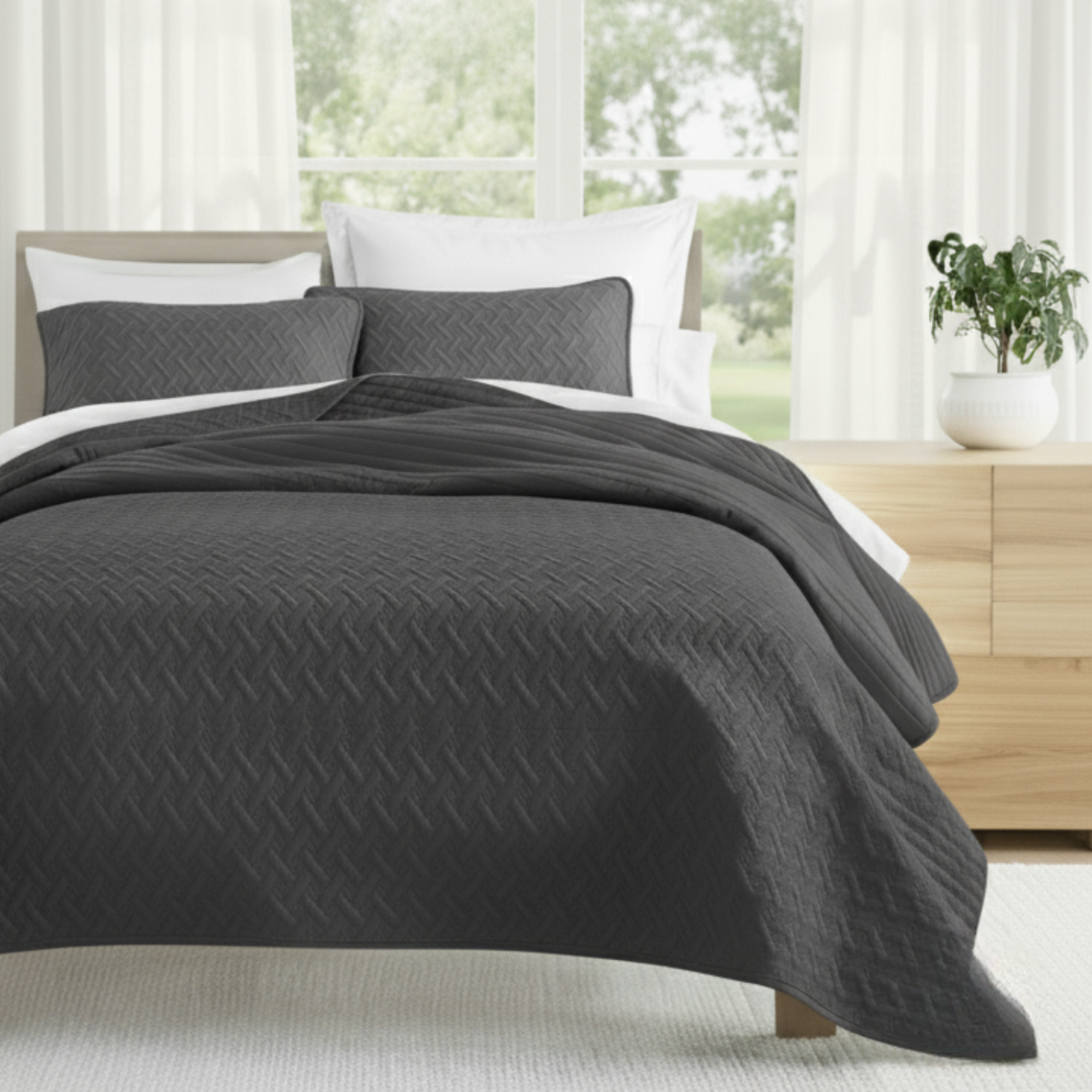 GEOMETRIC TEXTURED LIGHTWEIGHT QUILT SET